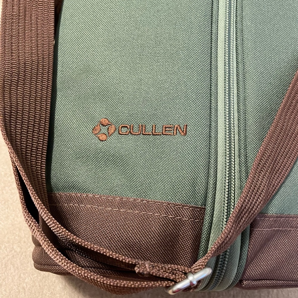 Wine carrier /glasses by Cullen, Picnic Time NWT